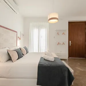 https://indulge-en-sevilla-zaragoza.es-andalucia.com